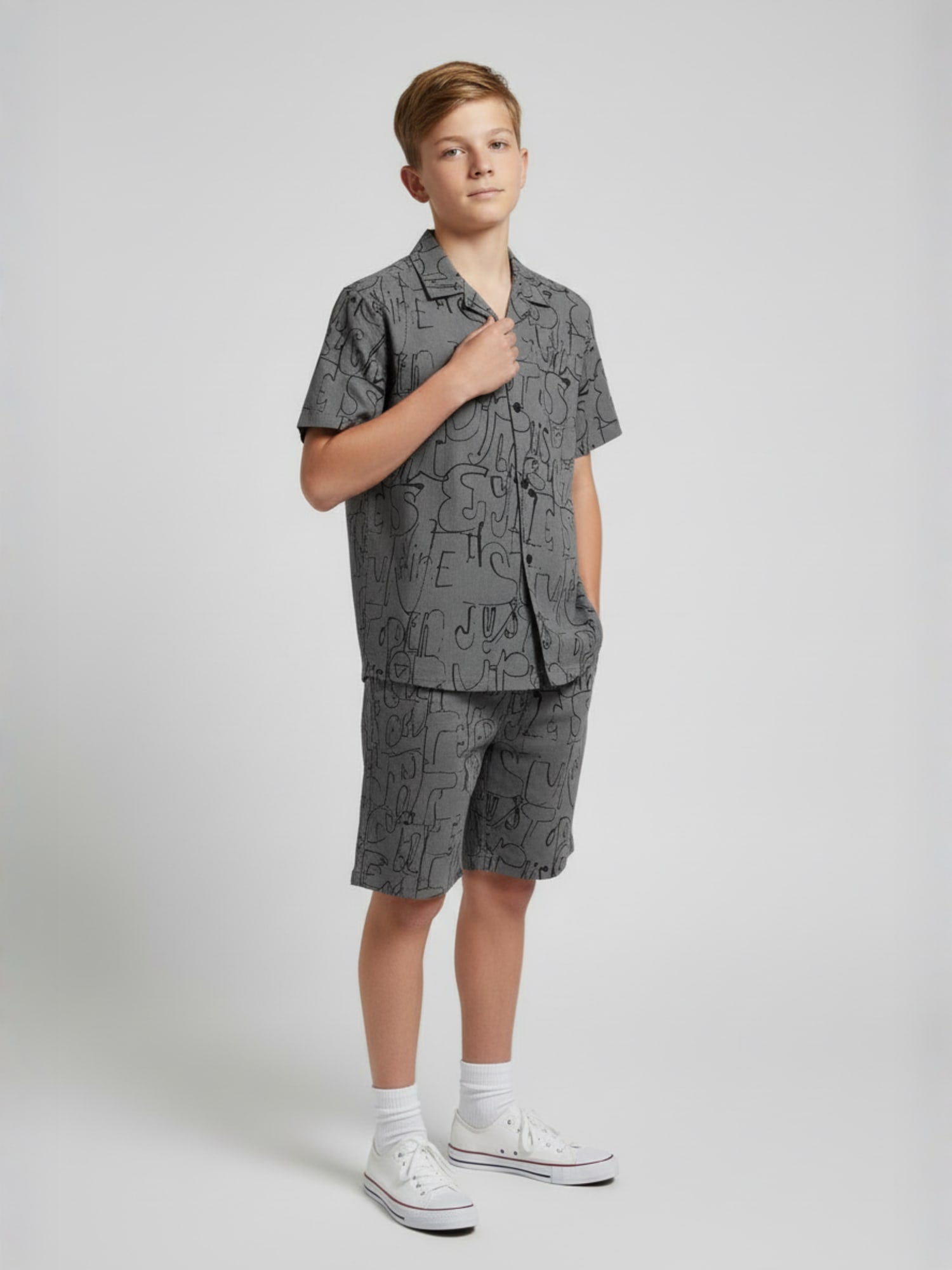 ASSORTED PRINTS COTTON SHORTS & CUBIC COLLAR CO-ORD SET